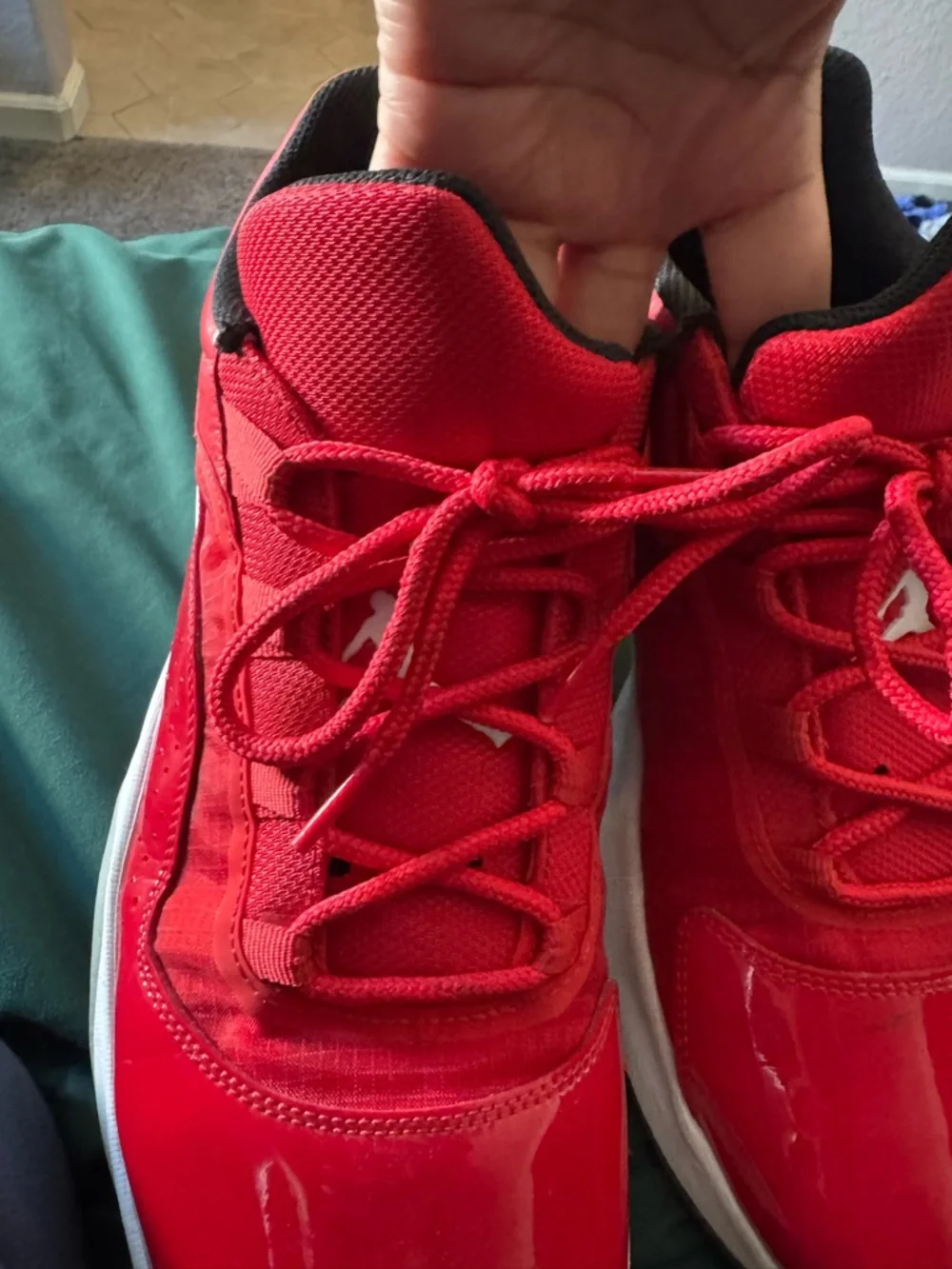 Red Jordan’s men’s - Picture 3 of 8